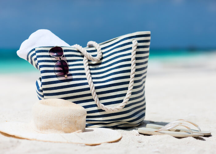 10 Main Summer Essentials That You Should Always Carry