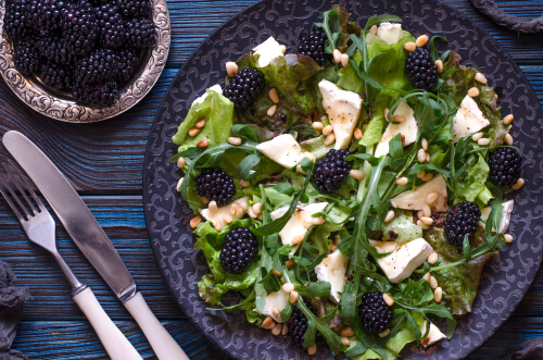 Blackberry spinach salad