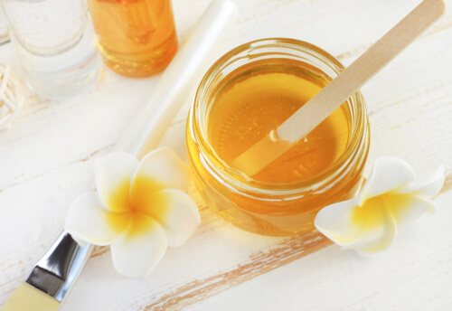 Revitalize Your Hair with Honey