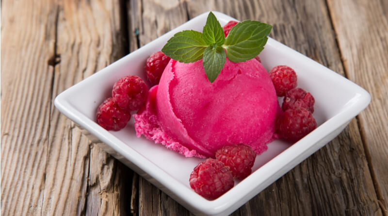 https://vaya.in/recipes/wp-content/uploads/2019/03/Raspberry-Ice-Cream.jpg