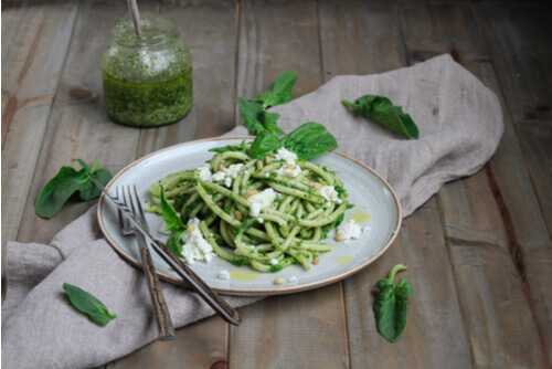 Vegan Kale Pesto With Zucchini Noodles