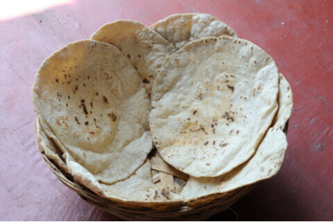Jowar Bhakri Recipe, How to make Jowar Bhakri - Vaya.in