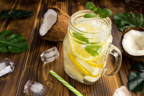 Coconut water with mint and lemon