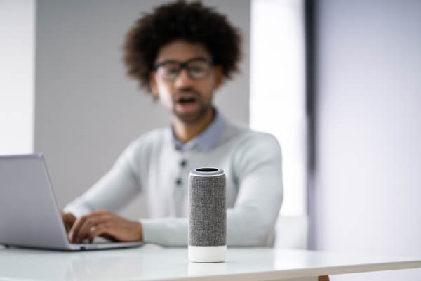 https://vaya.in/wp-content/uploads/2020/12/Smart-speakers-with-voice-activation.jpg