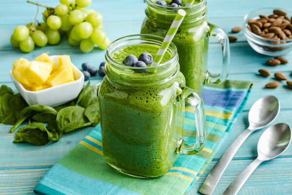 Blueberry and Spinach Smoothie for Hair Health - wide 4