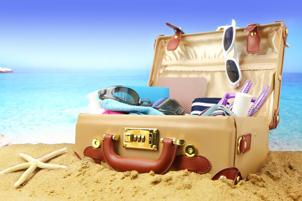 10 Essentials You Must Carry in Your Bag for a Beach Trip in Summer